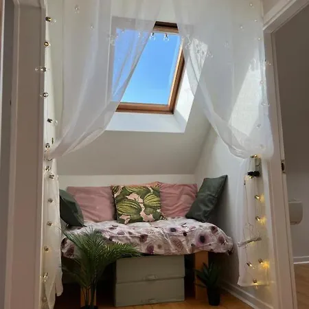 Byens Bed And Bath 2*